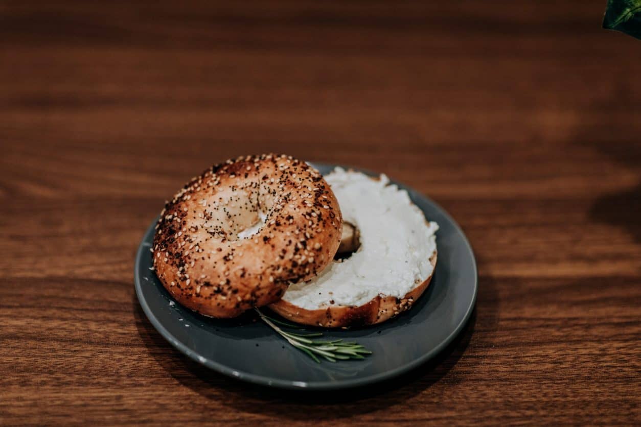 bagel with cream cheese